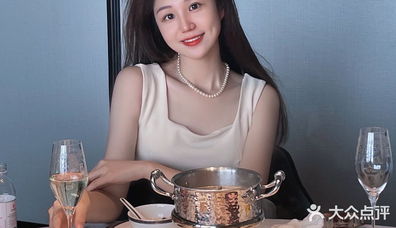 在青岛和姐妹们聚餐首选这家和牛火锅啦～