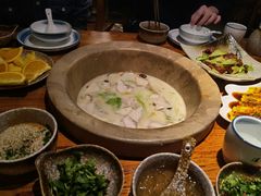 -滇香肴·云南菜蒸汽石锅鱼(云南北路店)