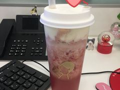 草莓冰沙-喜茶(上海正大广场店)