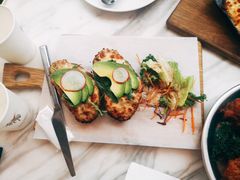 丹麦开放三文治配吞拿鱼&牛油果-农畉LONFOOD(福田星河COCOPark店)