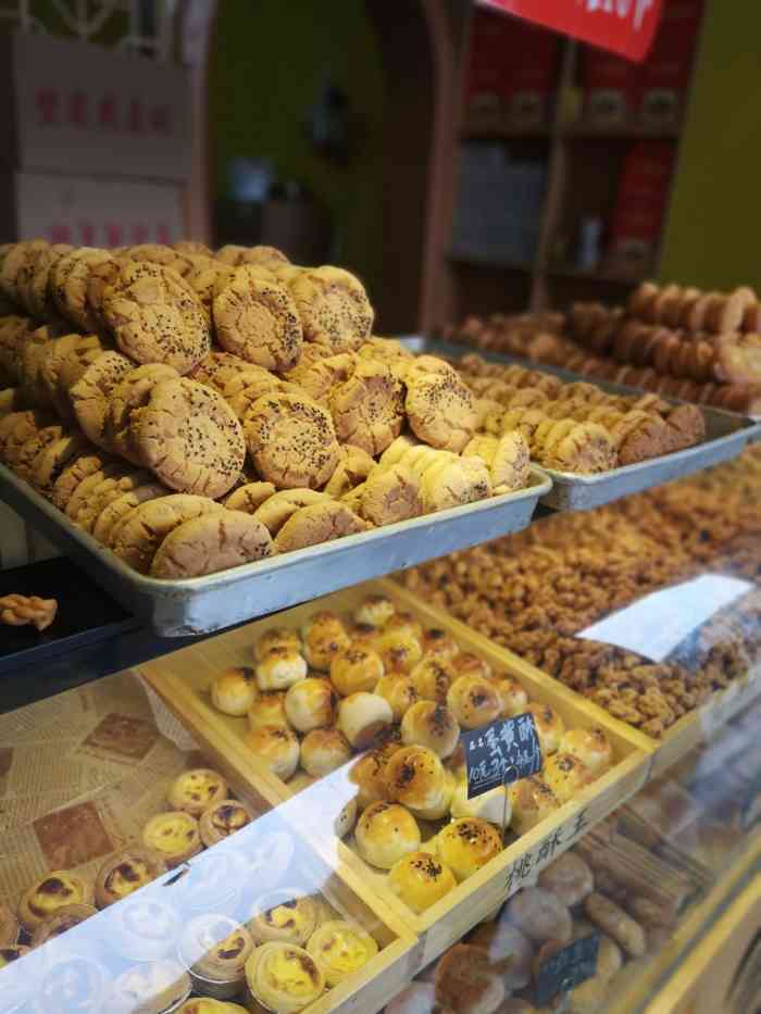 宫廷桃酥王-"他家的泡芙很惊艳 是我喜欢的口感 一口咬.