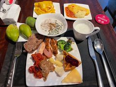 -三亚湾海居铂尔曼度假酒店
