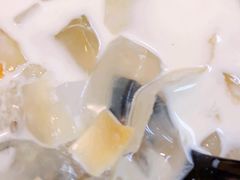 -志龙皇冠吃货椰子铺