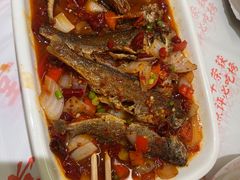 捞汁小黄鱼-堂瓦里·33年传统赣菜(第一街区店)