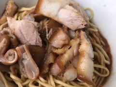 -松树干拌面店