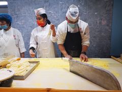 大刀面的制作间-汉唐守艺人·河北面馆(民心河店)