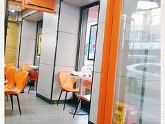 大堂-华莱士·全鸡汉堡(四道街店)