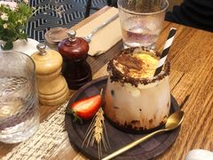 -FLOVIE FLORIST CAFE