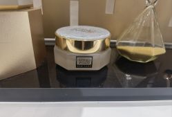 点击看大图 -奥伦纳素Erno Laszlo