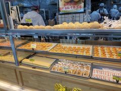 面包甜点陈列柜-鲍师傅糕点(江苏路店)