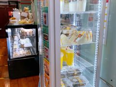 面包甜点陈列柜-新侨三宝乐面包店(崇文门店)