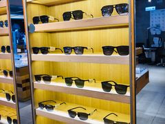 -LOOK眼镜·蔡司依视路配镜(宝山万达店)