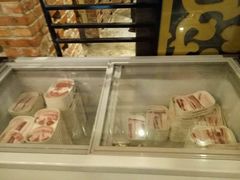 面包甜点陈列柜-火焰山自助烧烤涮石板烤肉(新华大街店)