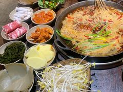 -四小区火锅·巷子里的重庆火锅(花照壁店)