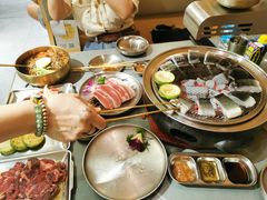 -围炉肉舍•炭烤活鳗•丹东海鲜烤肉(步行街店)