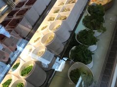 自助调料区-日进一片海.生腌海鲜火锅.宵夜烧烤(三里屯总店)