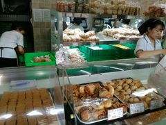 面包甜点陈列柜-闻酥园(水碾河路店)