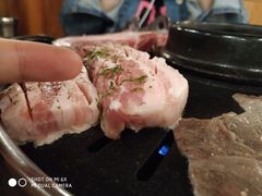 -江南猪肉商会无限续吃(弘大店)