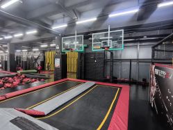 -零重力蹦床空间·滑梯·海洋球·团建(奥特莱斯店)