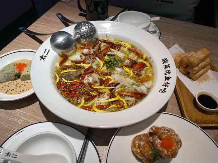 太二酸菜鱼(无锡万象城店)-"生意火爆 营业时间没到其实已经开始排队