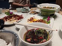 -绿草地·湘菜(酃湖师院店)