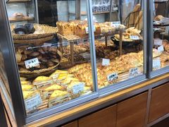 面包甜点陈列柜-苹果花园(乳山路店)