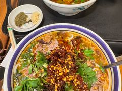 -云阿蛮云南生烫牛肉米线(奉贤路店)