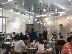 大堂-奈雪的茶(市百一店)