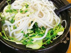 秀才砂锅米线-丽虹云南过桥米线(兴工街店)