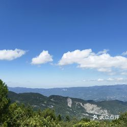 白馬山天尺情緣景區