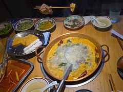 -洱火云南酸菜牛肉火锅(石景山当代商城店)