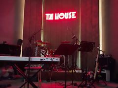-TZ House音乐现场(来福士中心店)