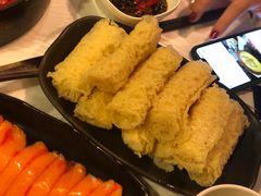 炸响铃-鲜入围煮花胶鸡海鲜火锅