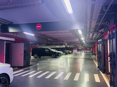 -瑞虹新天地月亮湾