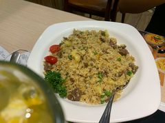 菠萝牛肉炒饭-佰搭果·广式茶餐厅(西华路店)