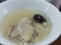 -果松木炭酸菜铜火锅·外婆参鸡汤