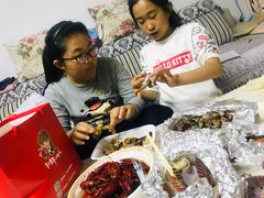 -扒虾小妹儿麻辣海鲜(宏图街店)