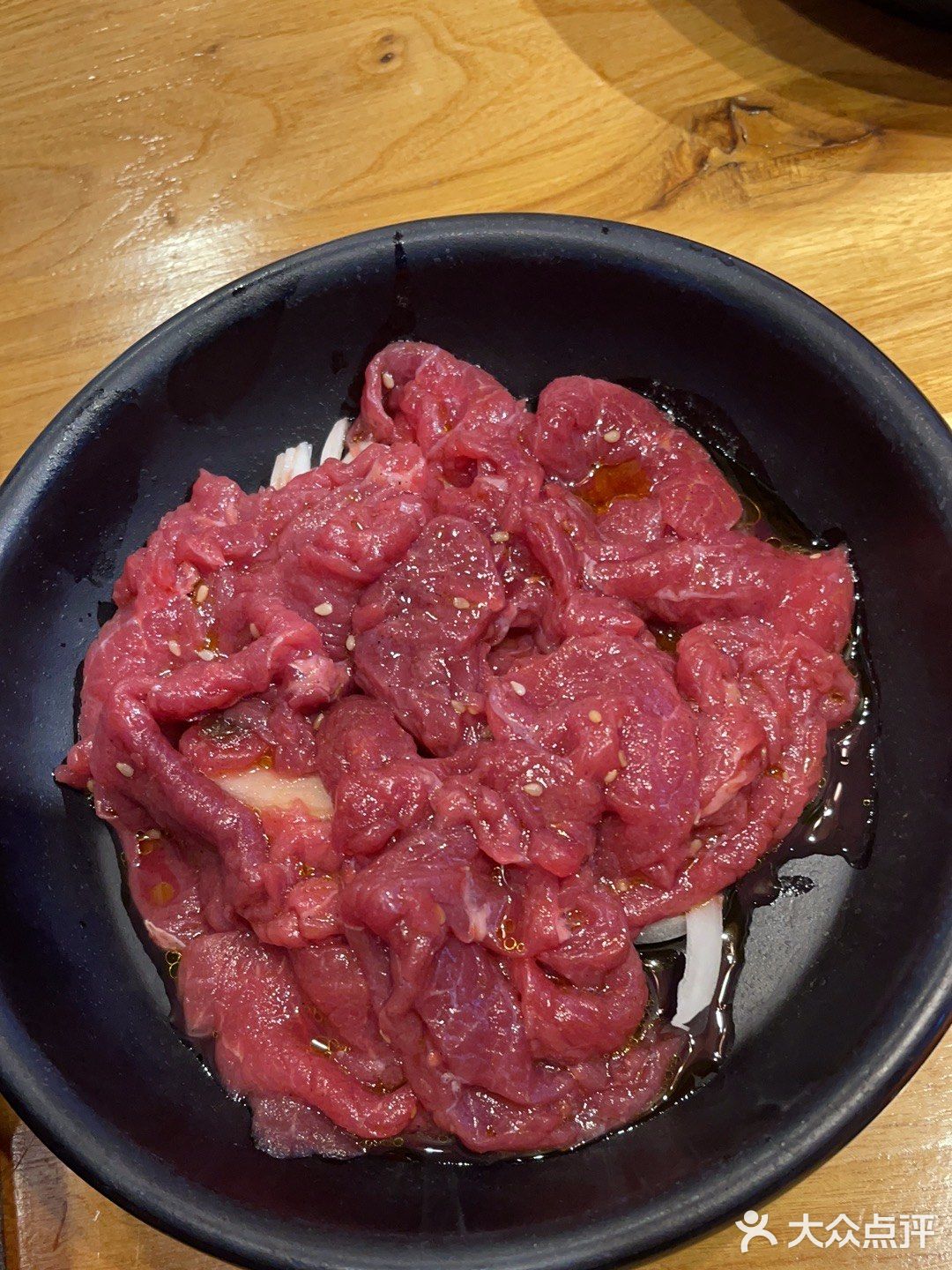 探尚牛的牛肉好吃,小料也好品种齐全,小菜都免费吃的