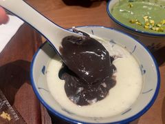 黑芝麻炖鲜奶-RUXU入续糖水铺与包(卓悦中心店)
