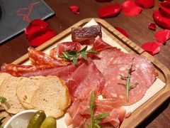 -恰餐厅及酒吧 CHAR Bar & Grill (北京丽都皇冠假日店)