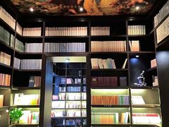 -钟书阁(松江泰晤士小镇店)