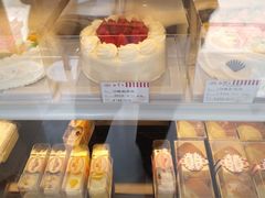 -红宝石·鲜奶小方·海派西点房(南丹店)
