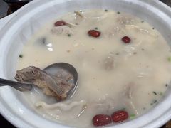 -黄泥岗·地道湖北菜(奥特莱斯店)