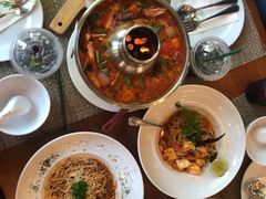 -Chom Cafe and Restaurant