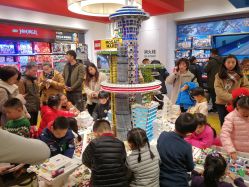 -乐高品牌旗舰店(人民广场店)