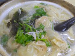 -小许三鲜砂锅馄饨店(家多乐烟酒店)