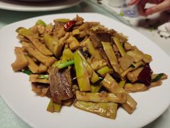 野竹笋炒腊肉-房陵农家(东亭店)