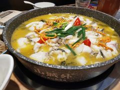 -山城外·非遗酸菜鱼(新都汇融店)