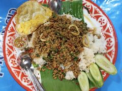 -席娜卡琳火车铁道夜市