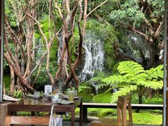-Chom Cafe and Restaurant